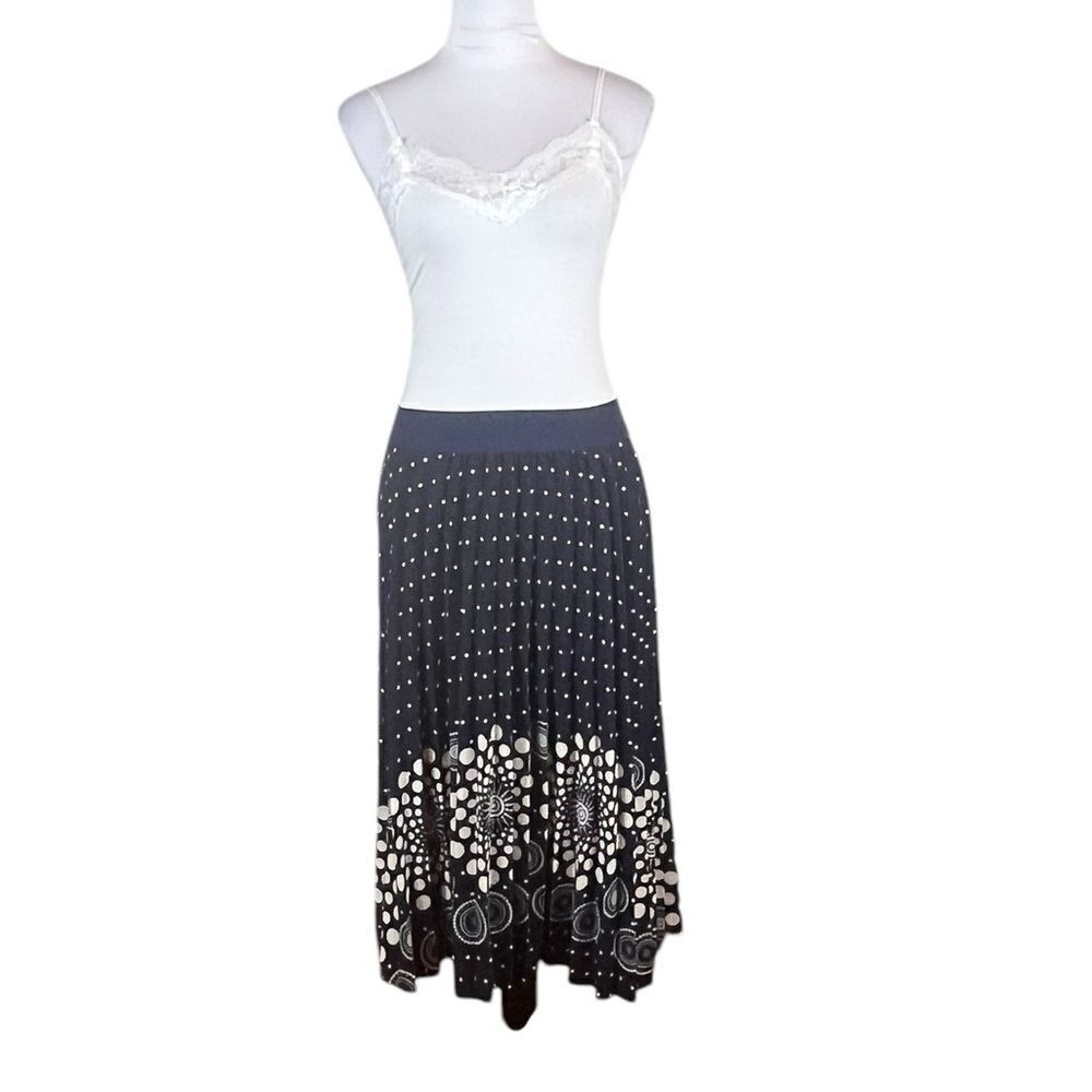 Andi + James Navy And Cream Pleated Midi Skirt,‎ Size M